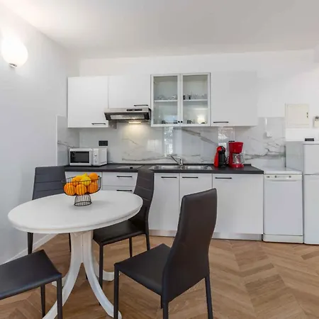 Apartment In Porec - Istrien 10331 Poreč